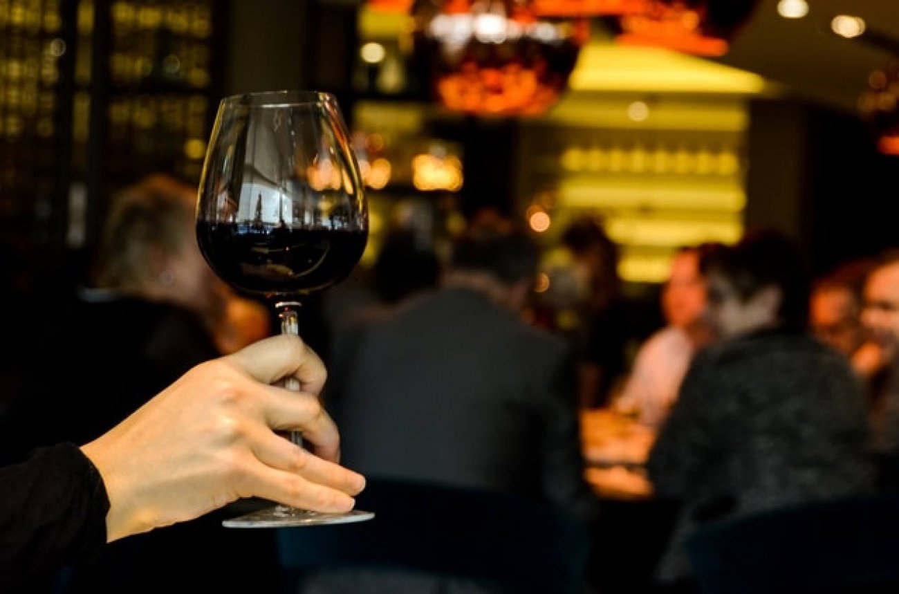 9 Practical Ways To Handle And Prevent Hangovers